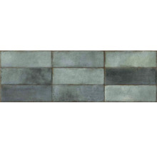 Rechteckige Wandfliesen, verlegt in einem horizontalen Muster