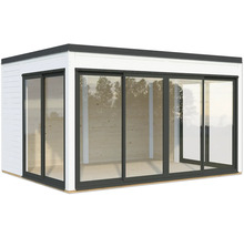Gartenhaus mit Schiebetüren und Holzverkleidung