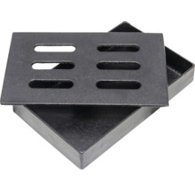 Gullydeckel aus Metall mit rechteckigen Schlitzen