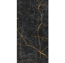 Fliese mit Marmoroptik und goldenen Adern