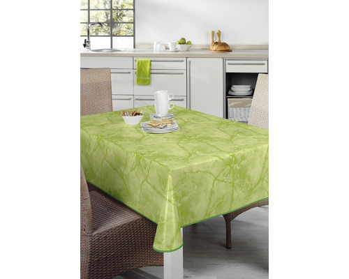 Tischszene mit grüner Tischdecke im Marmordesign auf einem Tisch