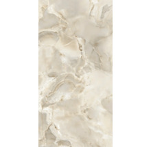 Fliese in Marmoroptik Beige mit organischer Maserung.
