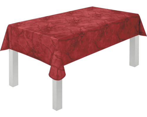 Rechteckige Tischdecke auf einem Tisch