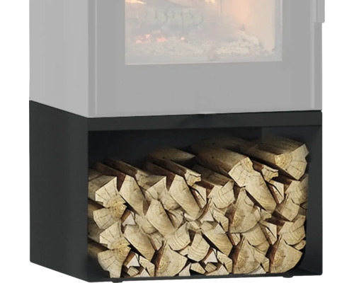 Brennholzregal unter einem Ofen