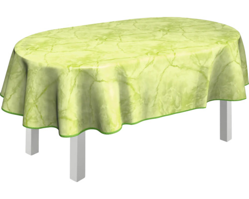 Ovaler Tisch mit Tischdecke