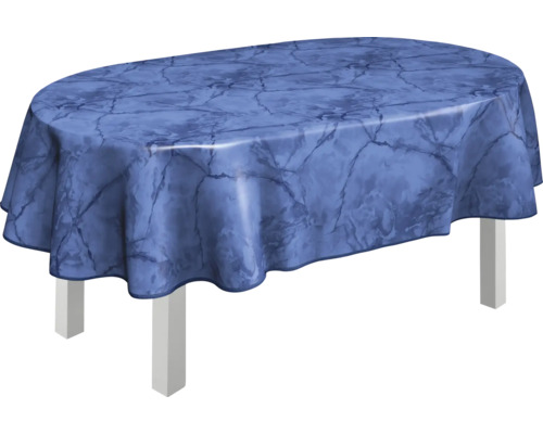 Ovaler Tisch mit Tischdecke