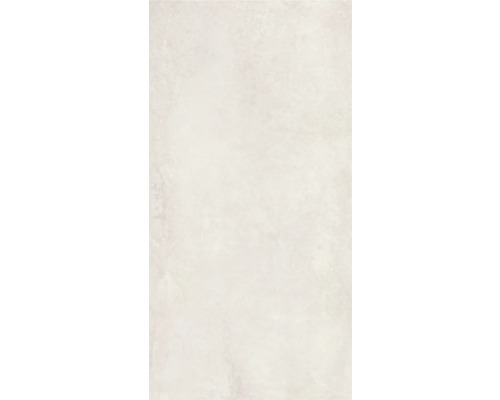 Helle, matte Bodenfliese mit unregelmäßiger Textur