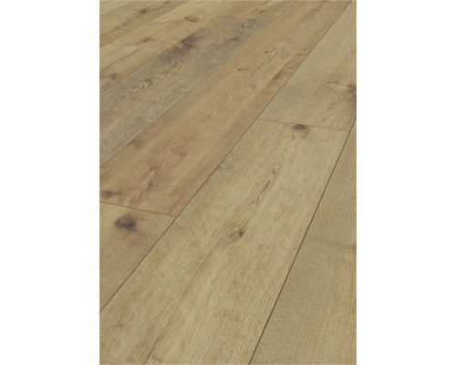 Verlegtes Laminat mit Holzoptik