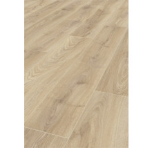 Nahaufnahme von hellem Laminatboden mit Holzstruktur.