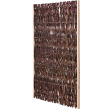 Sichtschutzwand aus Weide mit Holzrahmen