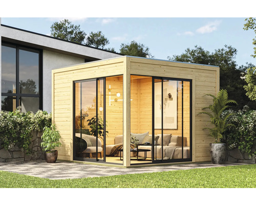 Modernes Gartenhaus mit Holzverkleidung und großen Glasfronten im Außenbereich.