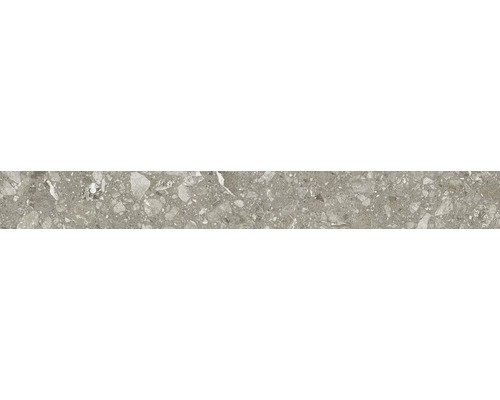 Feinsteinzeugfliese in Terrazzo-Optik mit grobkörniger Steinstruktur.