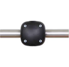 Schneider Schirme Logo auf einer schwarzen Halterung mit Schrauben an einer Stange