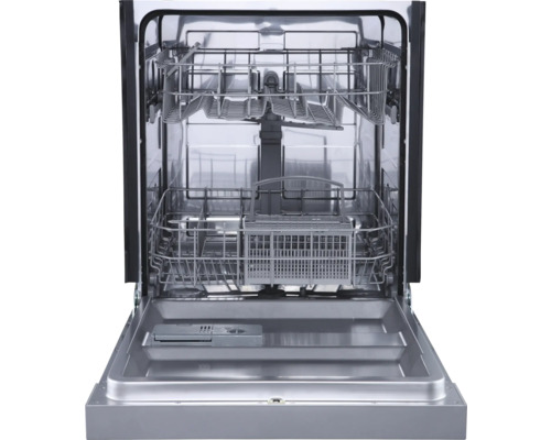 Geöffnete Spülmaschine mit Geschirrkörben