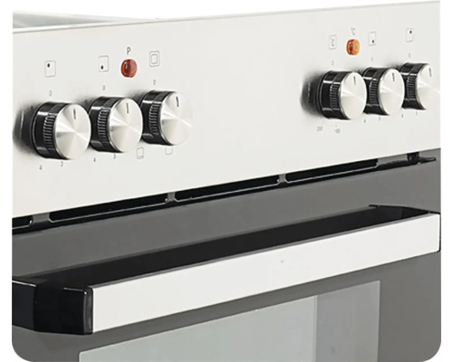 Nahaufnahme eines Herds mit Drehknöpfen