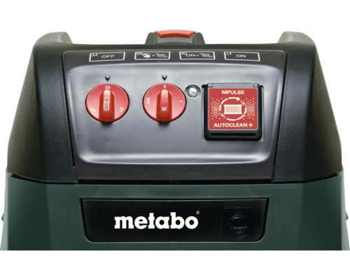 Bedienelemente eines Metabo Staubsaugers mit Drehknöpfen und Funktionsanzeigen