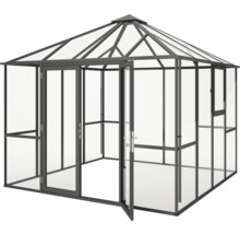 Gewächshaus mit geöffneter Tür