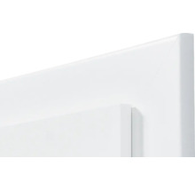 Detailansicht einer weißen Innentür mit Rahmen