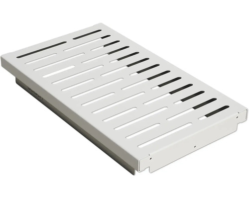 Weiße Ablaufrinne mit Rost für den Außenbereich