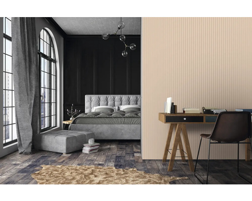 Schlafzimmer mit Bett, Schreibtisch und Dekor