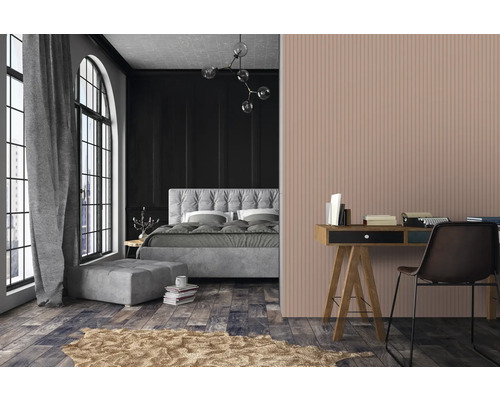 Schlafzimmer mit Bett, Fenster, Schreibtisch und Stuhl