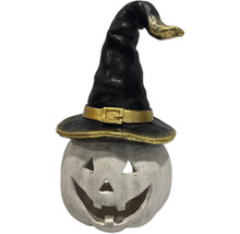 Dekorative Kürbisfigur mit Hexenhut für Halloween