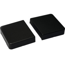 Zwei schwarze Vierkantrohrstopfen aus Kunststoff