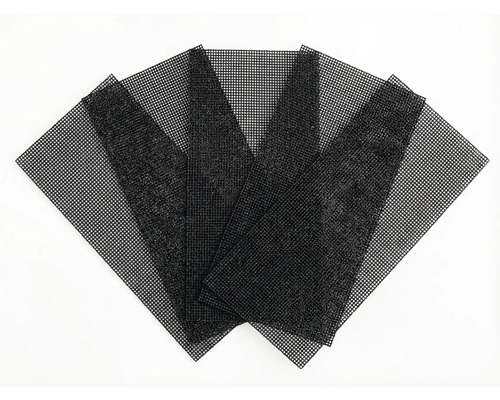 Mehrere schwarze Kunststoffgitter