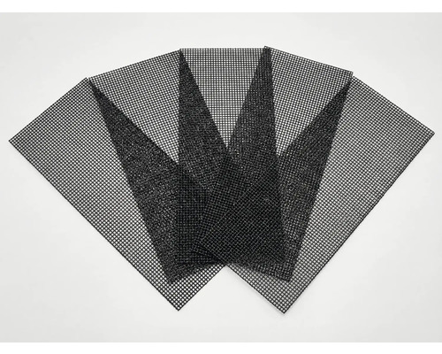 Mehrere schwarze Kunststoffgitter