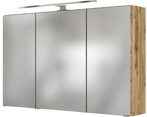 Dreitüriger Badezimmer-Spiegelschrank mit Korpus in Holzoptik und LED-Aufsatzleuchte.