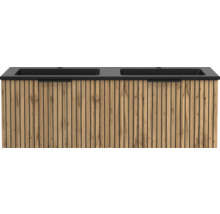 Doppelwaschtisch-Unterschrank mit Front in Holzoptik im Lamellendesign und schwarzem Doppelwaschbecken.