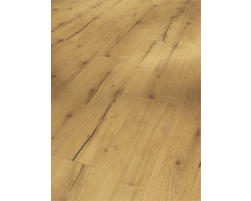 Verlegter Laminatboden in Holzoptik