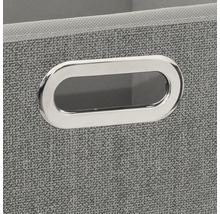 Detailaufnahme einer grauen Aufbewahrungsbox mit Griff