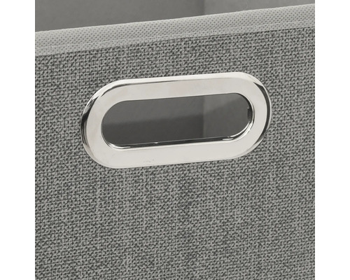 Detailaufnahme einer grauen Aufbewahrungsbox mit Griff