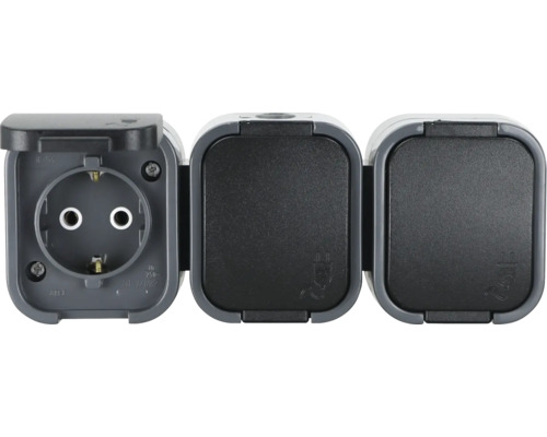 Drei spritzwassergeschützte Steckdosen für den Außenbereich mit Klappdeckel