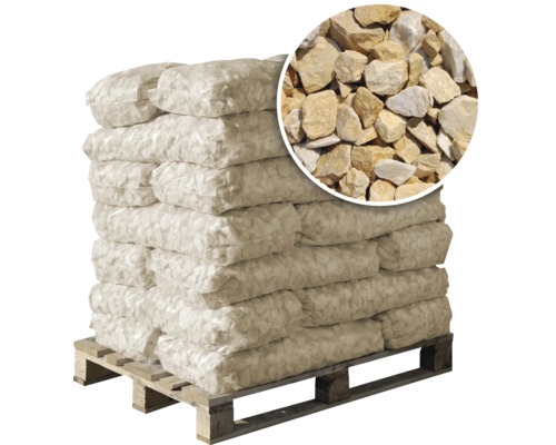 Palette mit Säcken gefüllt mit gebrochenen Natursteinen