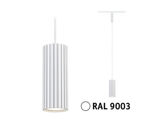 Zylindrische Pendelleuchte mit geriffelter Oberfläche, RAL 9003 Signalweiß, mit schmaler Aufhängung und Schienenadapter.