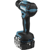 Makita Akku-Bohrschrauber mit bürstenlosem Motor, ergonomischem Handgriff, Gürtelclip und aufgestecktem Akku mit Ladestandsanzeige.