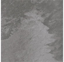 Quadratische Feinsteinzeugfliese in grauer Steinoptik mit strukturierter Oberfläche.