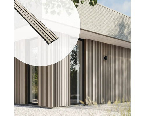 Fassade eines Hauses mit Holzlamellenverkleidung