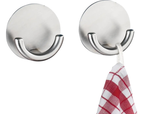 Zwei Wandhaken aus Edelstahl mit runder Basis und U-förmigem Haken, einer davon mit einem karierten Geschirrtuch.
