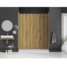 Modernes Badezimmer mit Duschrückwand in Holzoptik, weißer Duschwanne, dunkelgrauen Wänden und minimalistischem Waschtisch mit Rundspiegel.
