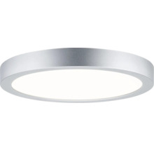 Flache runde LED-Deckenleuchte mit silberfarbenem Metallrahmen und weißer Leuchtfläche.