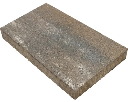 Rechteckiger Pflasterstein aus Beton mit strukturierter Oberfläche in Grau und Beige.