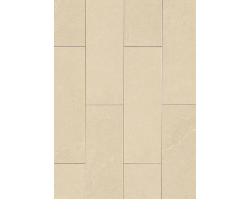 Rechteckige Fliesen in Beige mit Steinoptik-Struktur im Versatz.