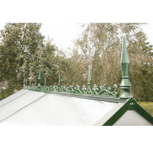 Dekorative Firstverzierung für ein Gewächshaus mit Spitzen und Ornamenten.