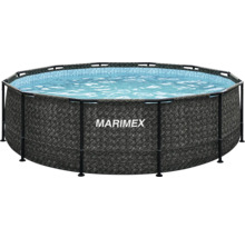Runder Marimex Rahmenpool in Rattan-Optik mit schwarzer Metallkonstruktion und blauem Wasser.