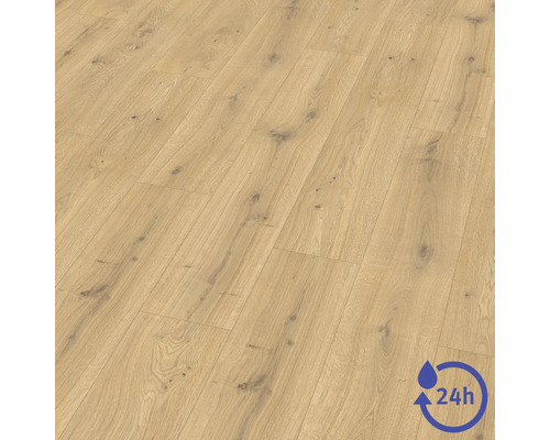 Laminatboden in Holzoptik, Eiche-Dekor mit Astlöchern und Symbol für 24 Stunden Wasserresistenz.