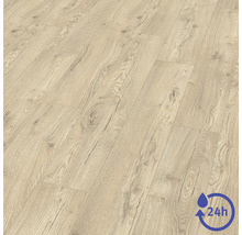 Laminatboden in heller Holzoptik mit Maserung und Astlöchern. Kennzeichnung für 24 Stunden Wasserresistenz.