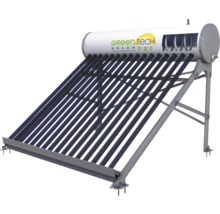 Green Tech Solar Pro Solarthermie-Anlage mit Vakuumröhren, Warmwasserspeicher und Montagegestell aus Metall.